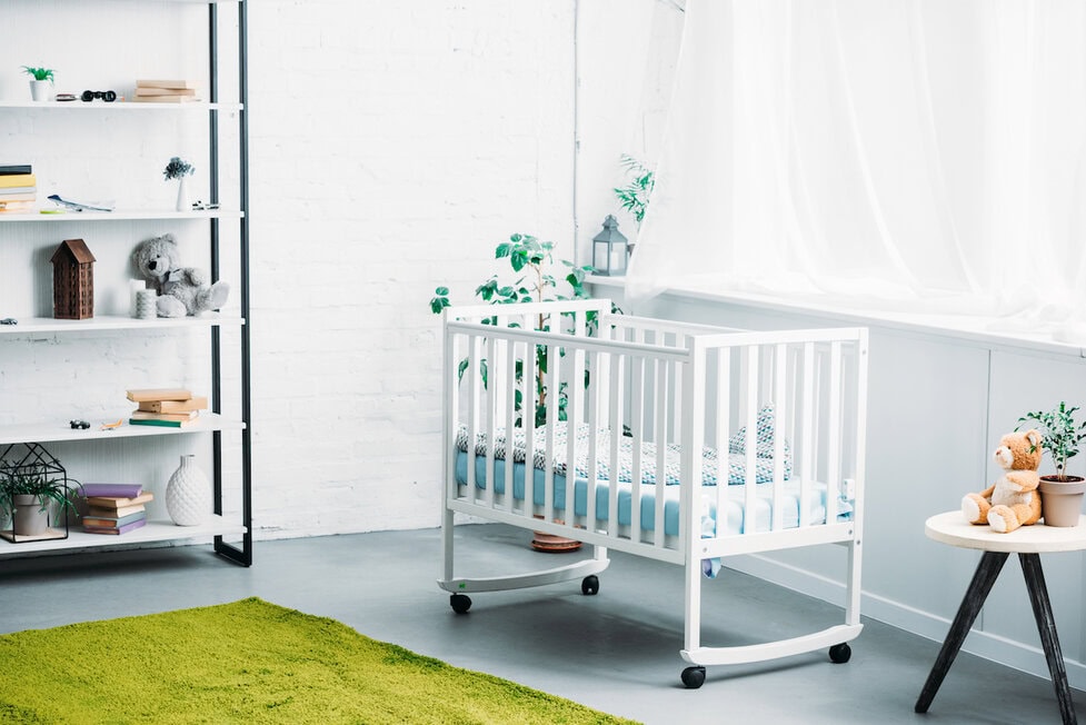 Mini crib vs regular crib size best sale